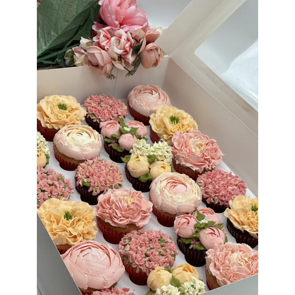 elegant dusky pink, pink, and red floral cupcakes, perfect for gifts, birthdays, and special occasions in melbourne