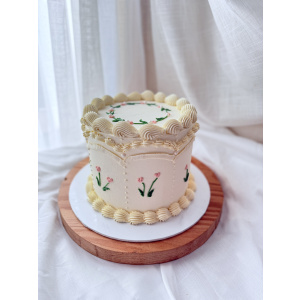 Vintage floral cake