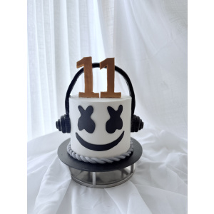 fortnight marshmello cake